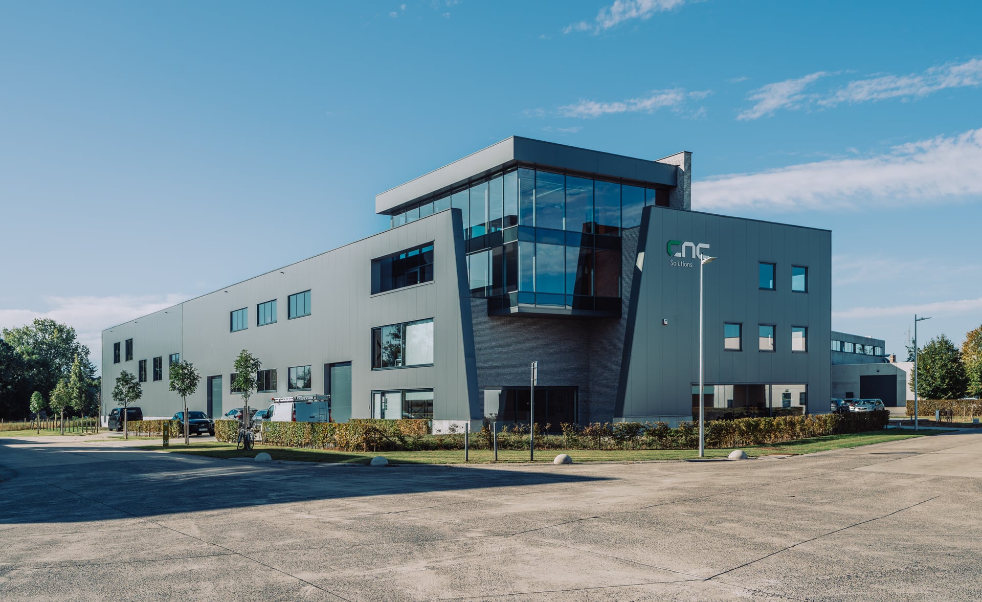 CNC Solutions bouwt 930 m² extra productieruimte in Menen